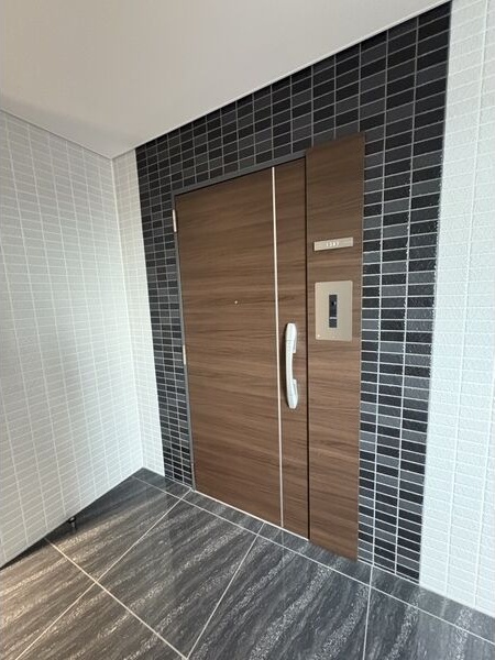 拡大写真:さくらHills ROKUBAN Platinum Residence 13階1302の玄関