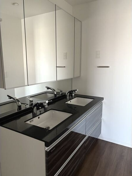 拡大写真:さくらHills ROKUBAN Platinum Residence 13階1302の洗面所