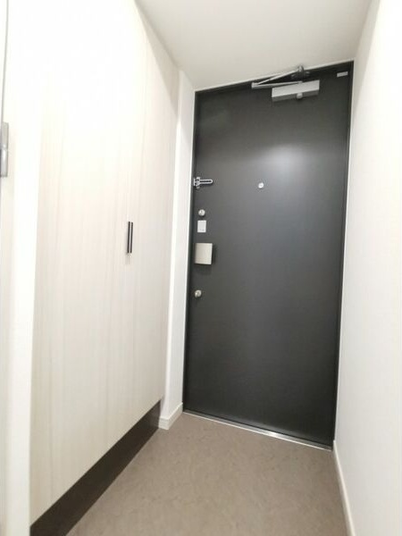 拡大写真:ディアレイシャス矢場町 4階406の玄関