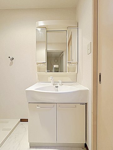 拡大写真:プレステージ金城 1階101の独立洗面台