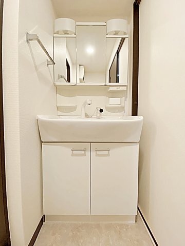 拡大写真:Cherry Suite 2階202の独立洗面台