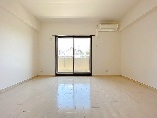 拡大写真:Cherry Suite 2階202の居間
