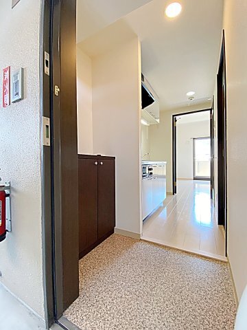 拡大写真:Cherry Suite 2階202の玄関
