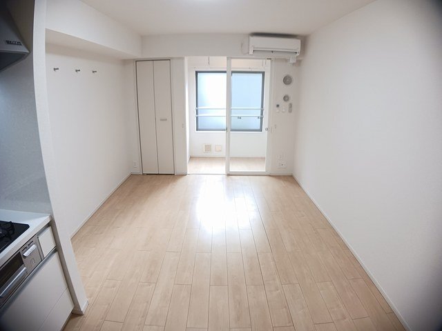 拡大写真:サン・ライズ 2階205の居間