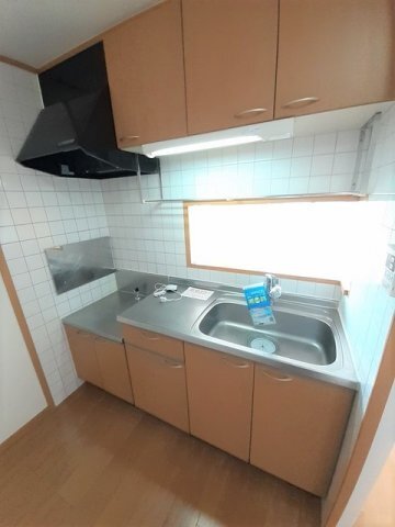 拡大写真:メゾン グレイスフル A 2階201のキッチン