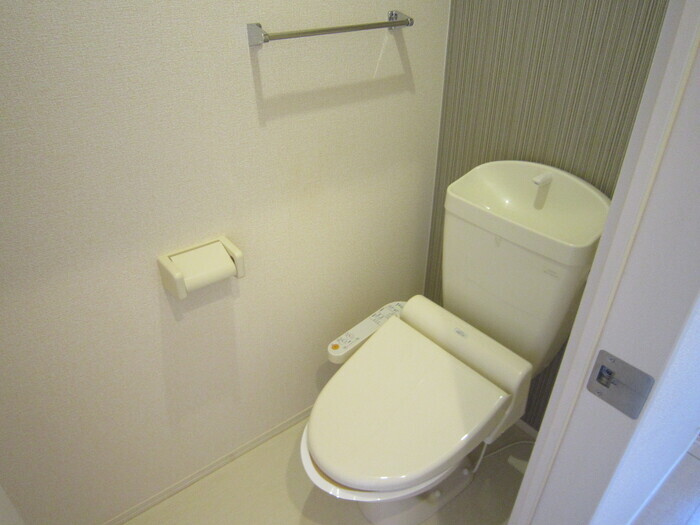 拡大写真:D-ROOMリリィー 2階201のトイレ