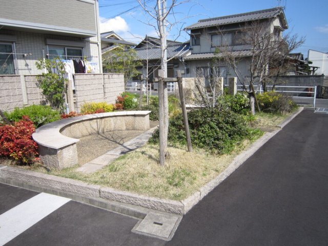 拡大写真：グランドールD 1階101の庭