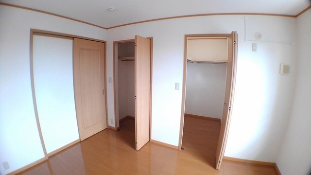 拡大写真:メゾンK.Y 2階201の収納