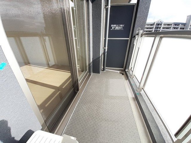 拡大写真:コスモス M 6階606の落ち着いた時間を過ごせるバルコニーです