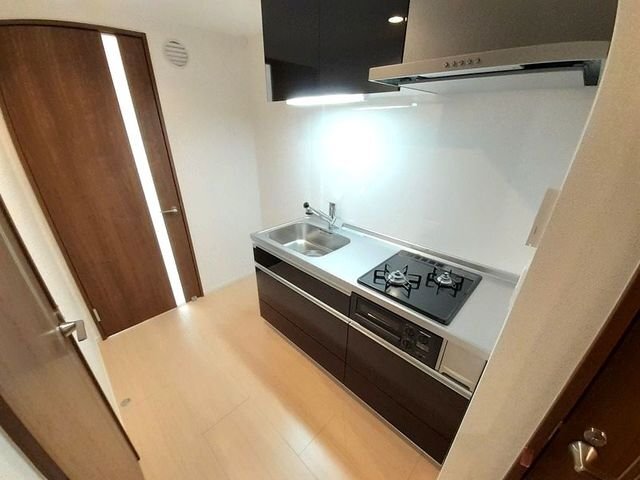 拡大写真:コスモス M 6階606のキッチンでお料理をお楽しみください