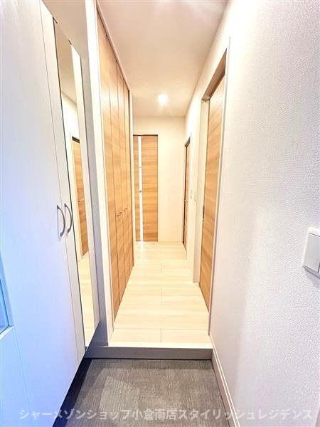 拡大写真:モンステラ朽網駅前 2階202の玄関