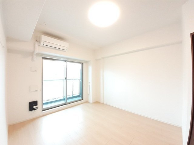 拡大写真:コスモス M 3階302の居間