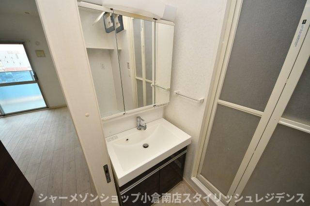 拡大写真:行橋第一レジデンス 4階402の洗面所