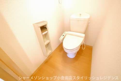 拡大写真:シャーメゾン朽網 B棟 2階202のトイレ