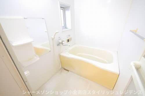 拡大写真:シャーメゾン朽網 B棟 2階202の風呂