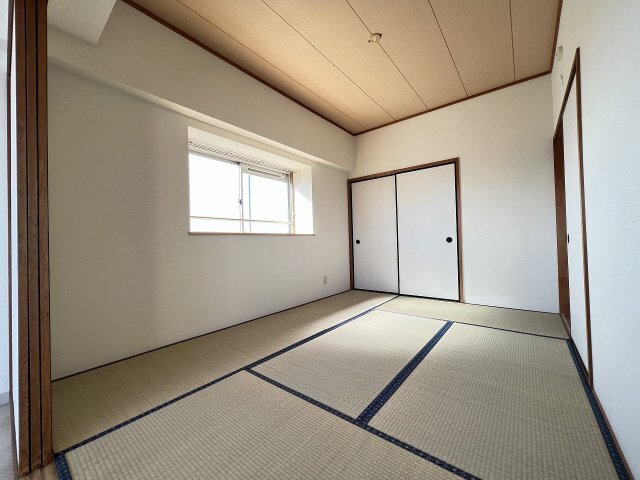 拡大写真:ロフティー池浦 2階205の和室