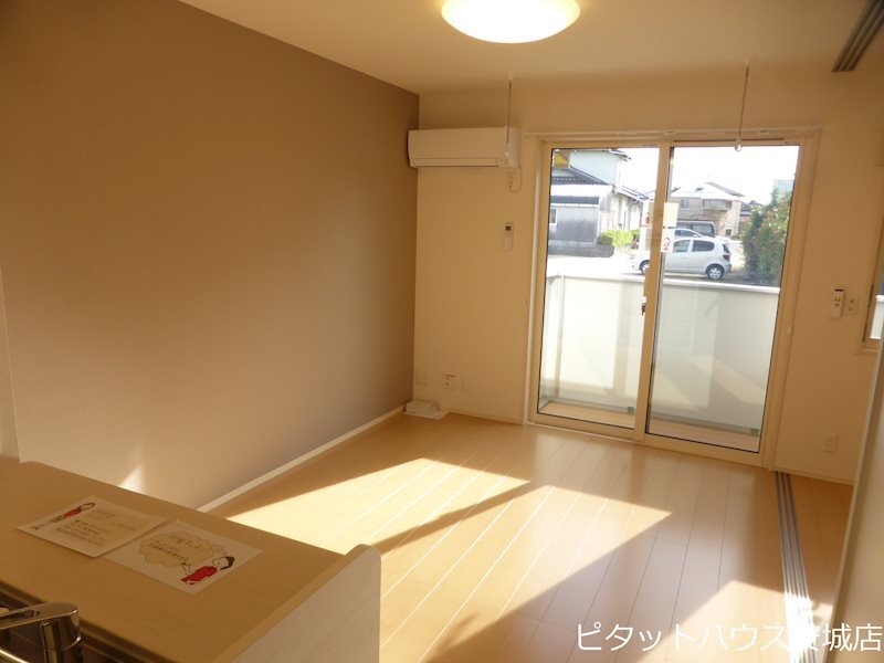 拡大写真:エテルニタ富士松駅 1階102の同物件別部屋