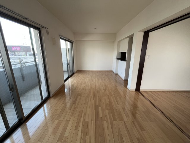 拡大写真:緒川プラザ 2階201の居間