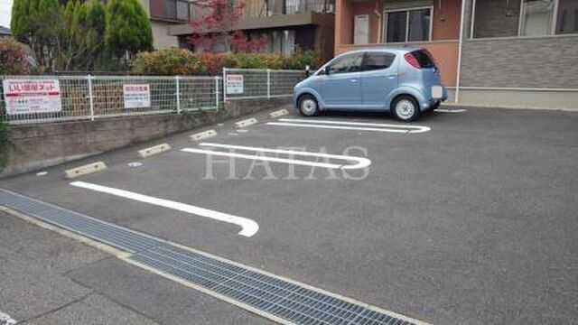 拡大写真:グロック ボーン 2階201の駐車場