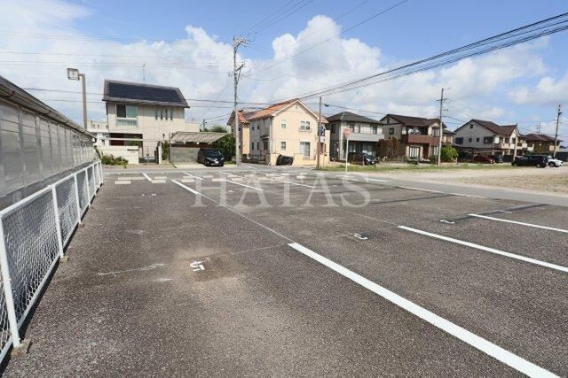 拡大写真:ファミール丁田 2階203の駐車場