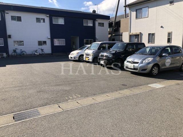 拡大写真:ホワイトコート米津 1階105の駐車場