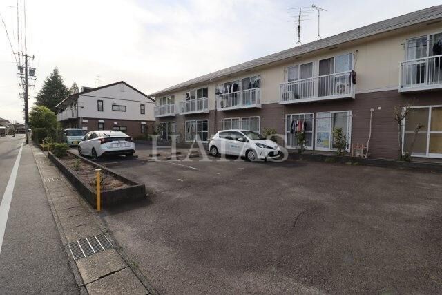 拡大写真:クレセント東栄Ⅱ 2階202の駐車場