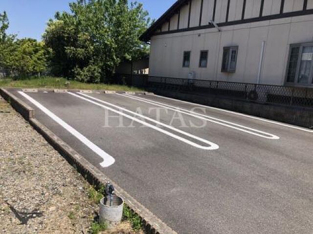 拡大写真:アルドール・Y 1階102の駐車場