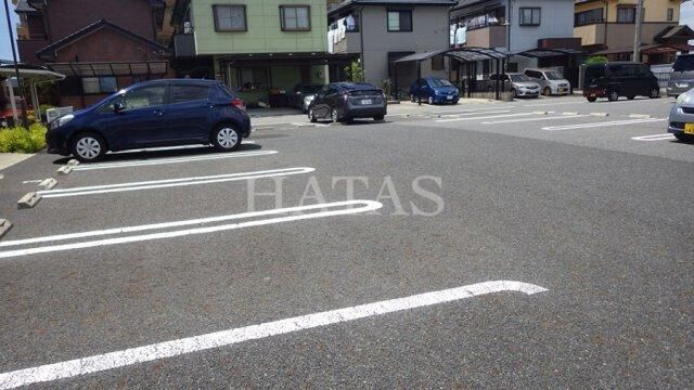 拡大写真:花水木の家Ⅰ 2階202の駐車場