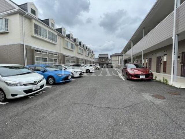 拡大写真:シェリールミニ B棟 2階211の駐車場