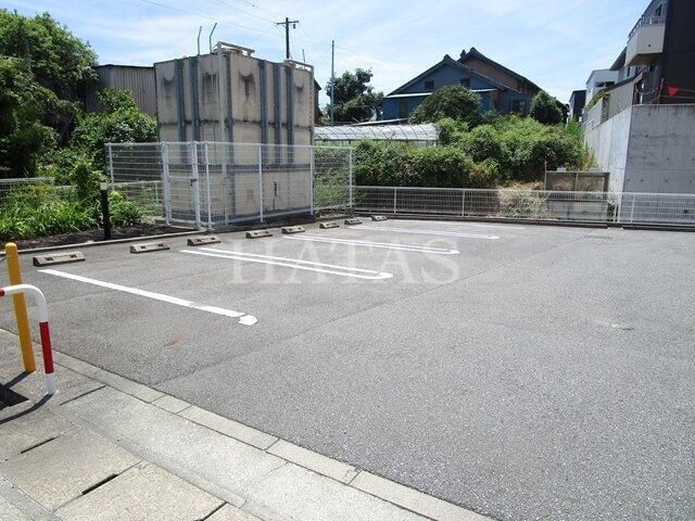 拡大写真:ルピナスC 2階202の駐車場