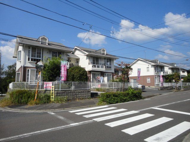 拡大写真:西坂ハイツB棟 1階101の外観写真(昼)