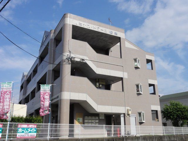 拡大写真:ルミナストワール松栄 1階00102の外観写真(昼)