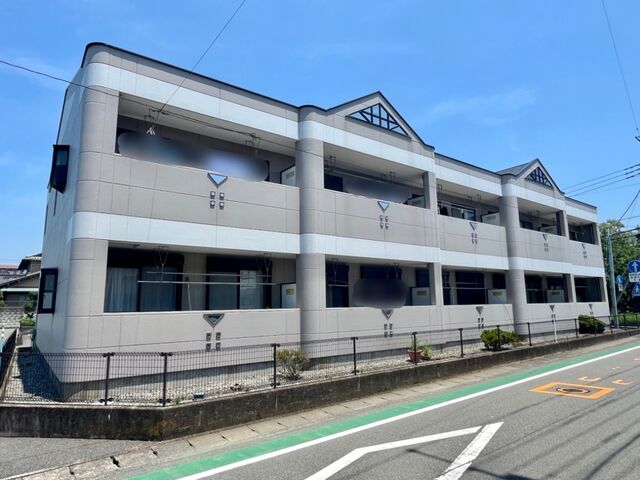 拡大写真：シャトー長沢 2階201の外観写真（昼）