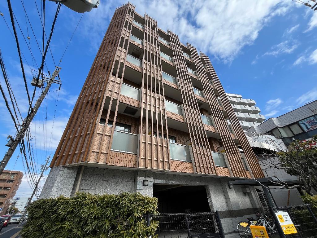 写真:シーズンコート塩釜駅前の外観