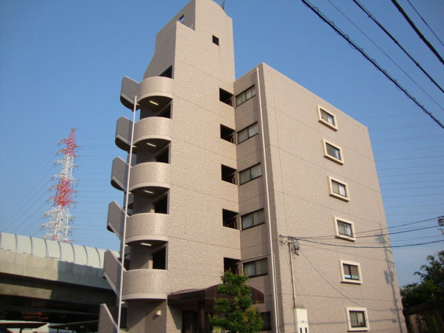 写真:リバーパーク植田東の外観