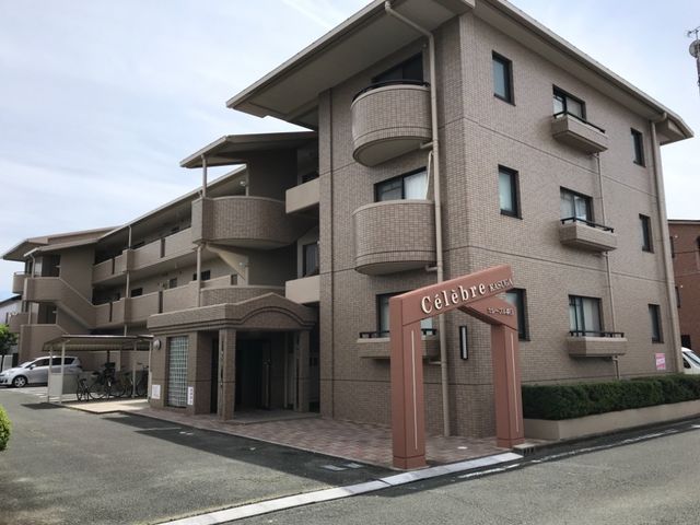 拡大写真:セレーブル春日 2階205の外観写真(昼)