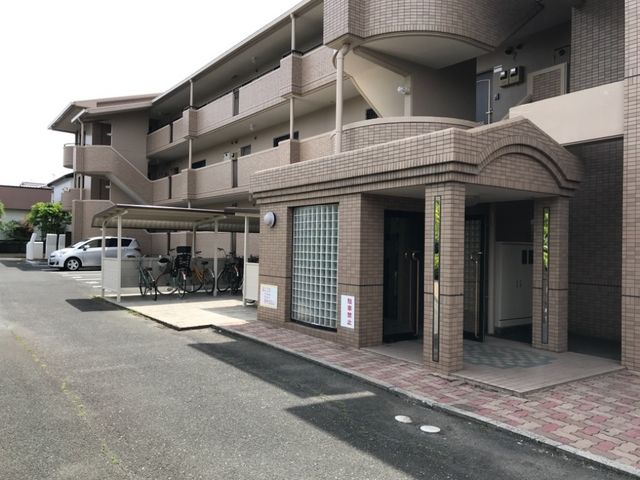 拡大写真:セレーブル春日 2階205の外観写真(昼)