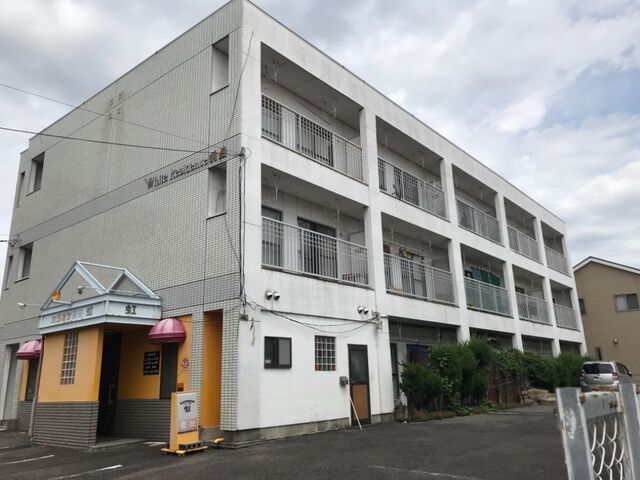 拡大写真：ホワイトレジデンス前並 3階301の外観写真（昼）
