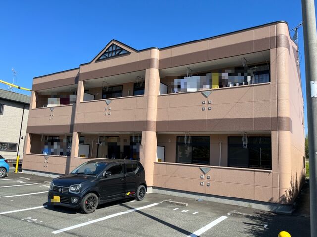 ファミリーメゾン新城の外観