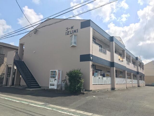 写真：コーポＩＺＵＭＩの外観