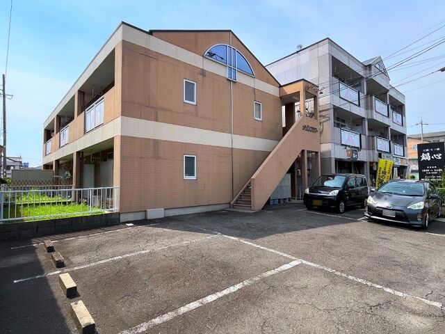 拡大写真:メゾンフラワー 2階202の外観写真(昼)