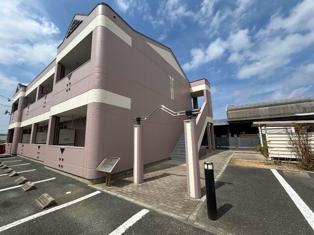 拡大写真:レッドウィング3番館 2階203の外観写真(昼)