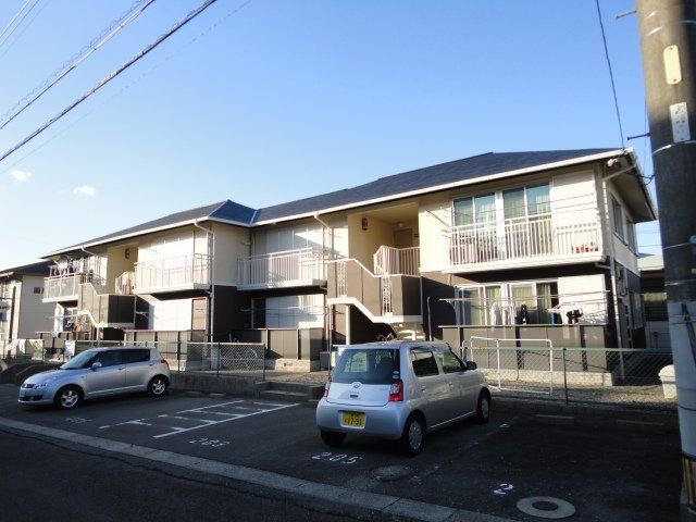 拡大写真:Village 2階205の外観写真(昼)