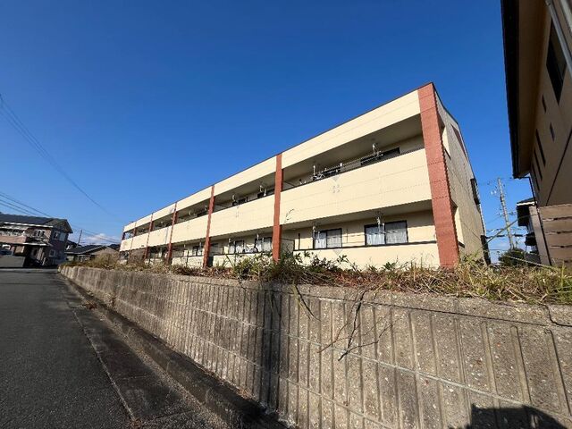 拡大写真:ヴィラNAKAGAWAⅡ 1階103の外観写真(昼)