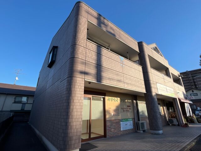 拡大写真:グリーンヒル 2階201の外観写真(昼)