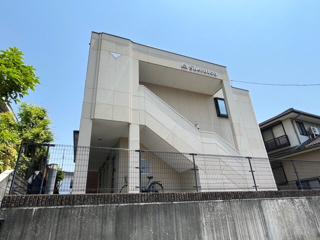 拡大写真:シェラトン 1階102の外観写真(昼)