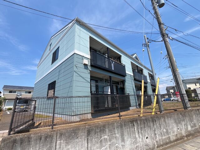 拡大写真:ホワイトガーデン 2階207の外観写真(昼)
