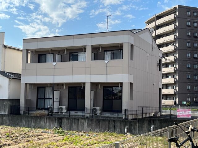 拡大写真:セジュール川部Ⅱ 1階102の外観写真(昼)