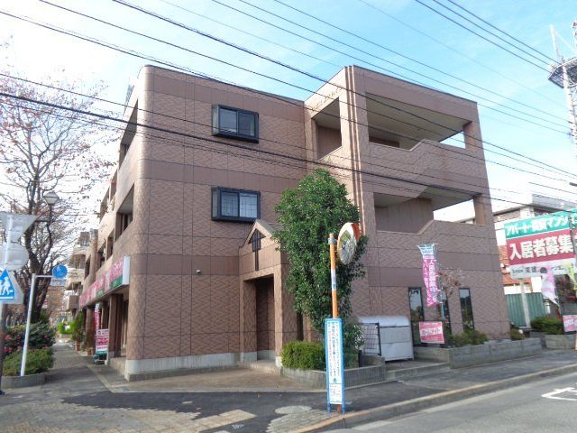 拡大写真:エスポアハイム 2階201の外観写真(昼)