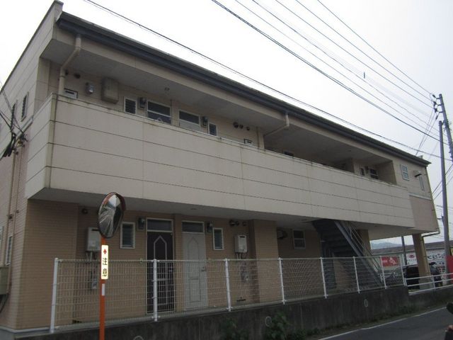 拡大写真:グリーンコーポ北方 2階202の外観写真(昼)